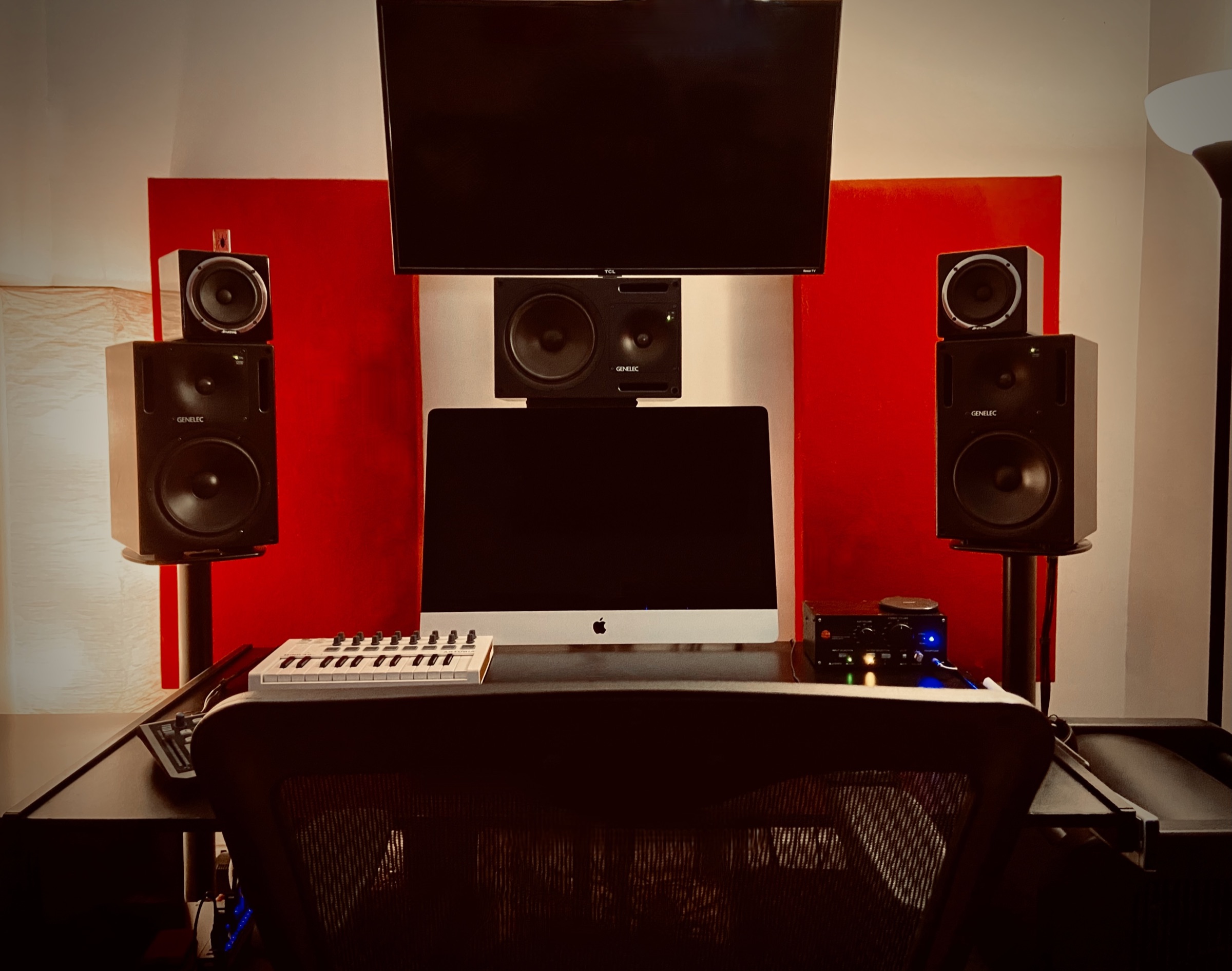 Front monitoring position in the mix suite